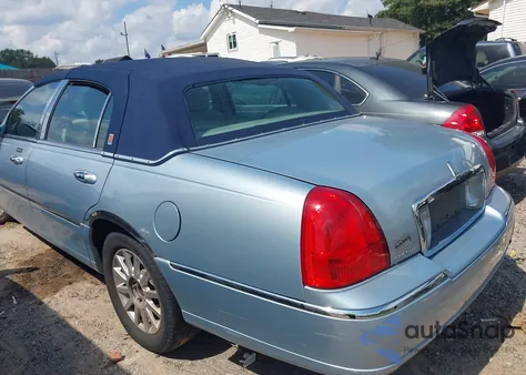 2007 Lincoln Town Car Signature z USA, uszkodzony, nr VIN 1LNHM81V77Y604877